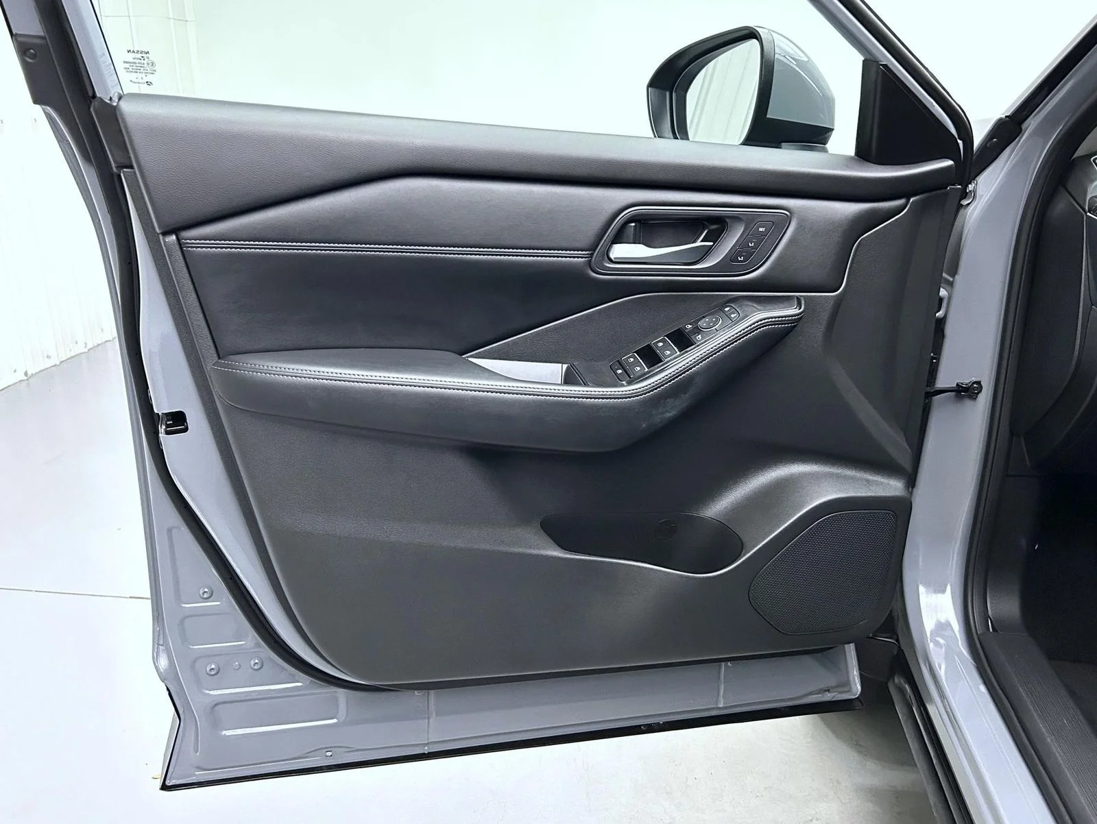 Used 2024 Gray Nissan SL image 9
