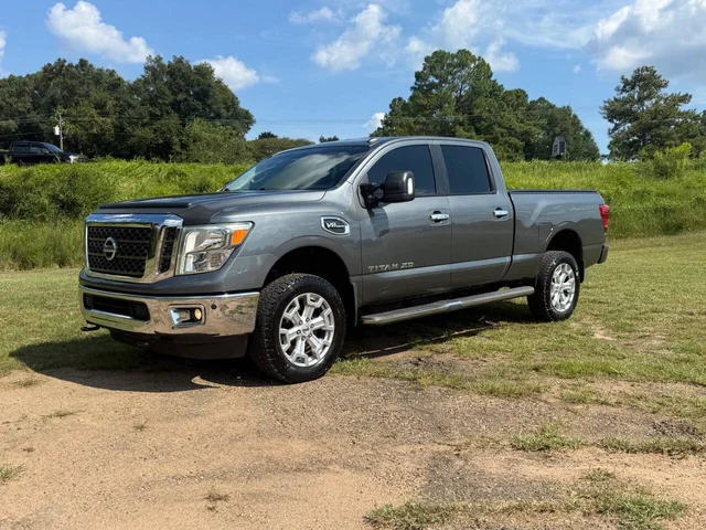 2017 Nissan Titan XD SV 4x4 4dr Crew Cab