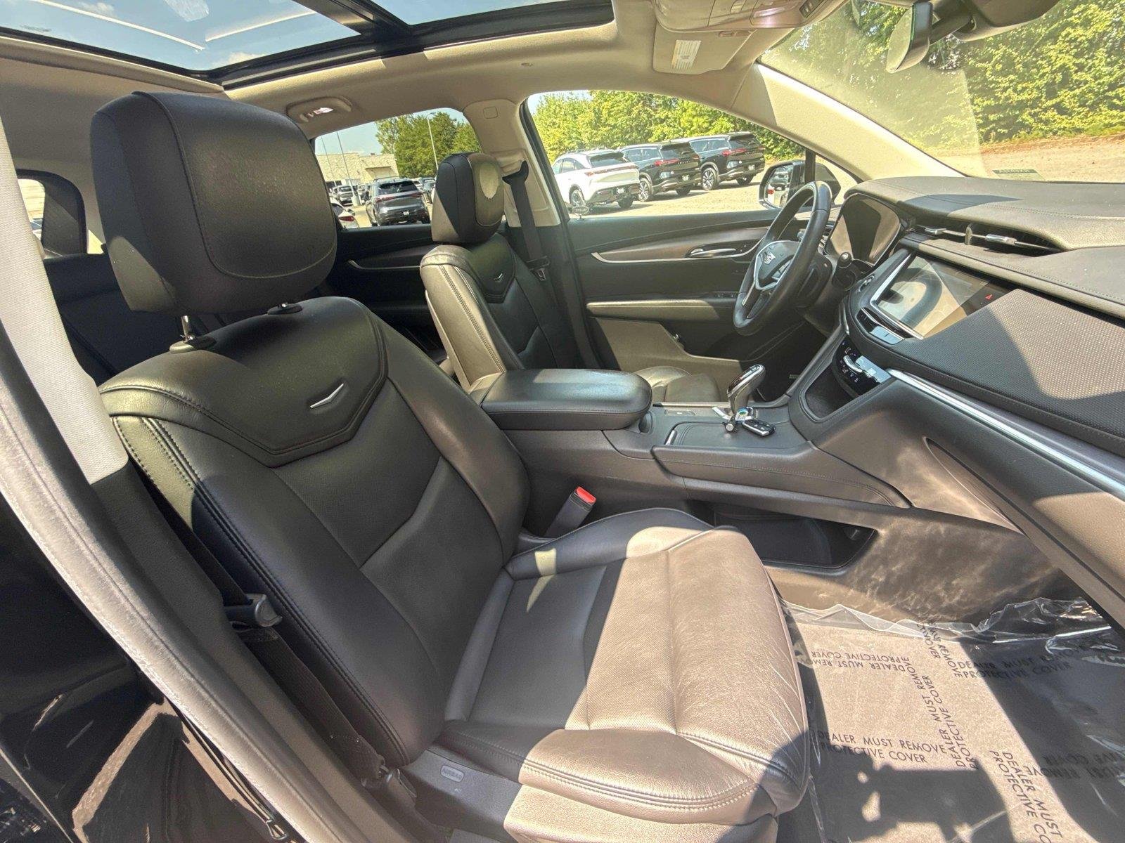 Used 2017 Stellar Black Metallic Cadillac Luxury FWD image 28