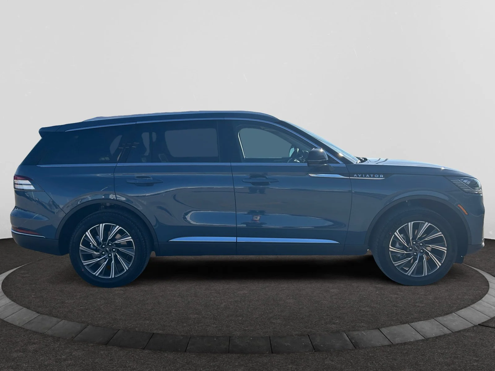 New 2026 Whisper Blue Metallic Clearcoat Lincoln Premiere image 6