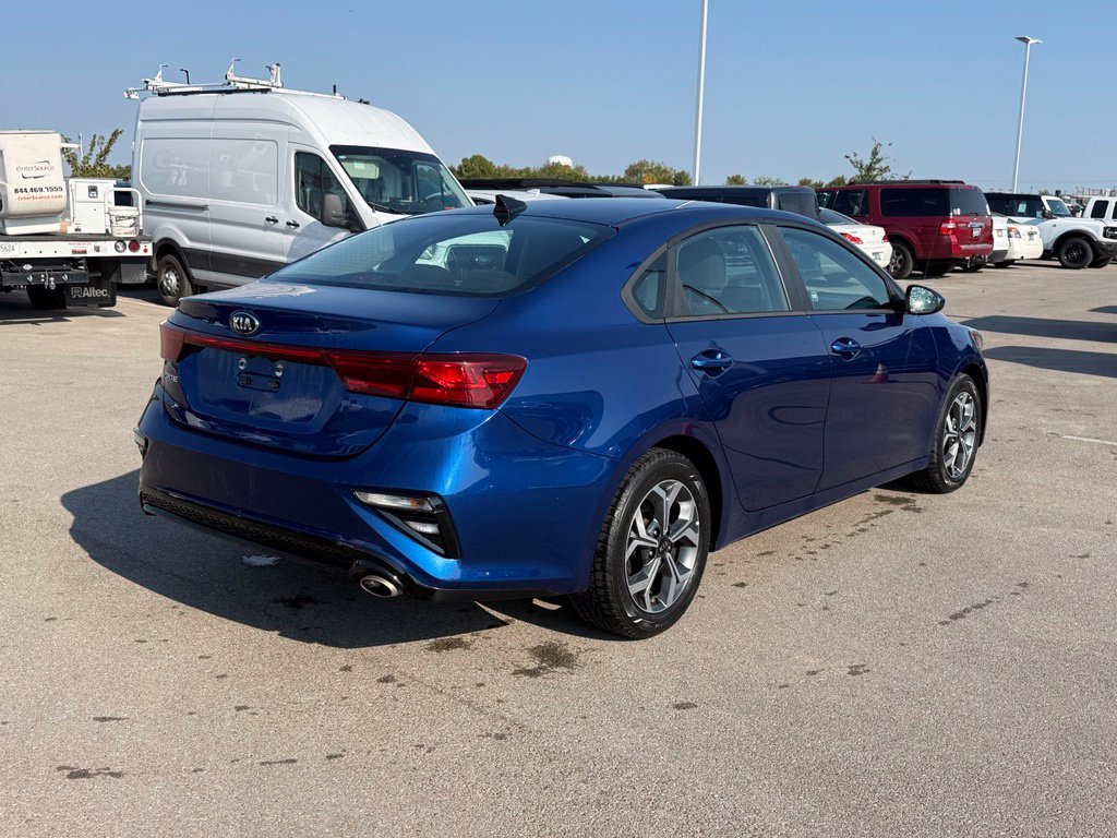 Used 2020 Blue Kia LXS image 17