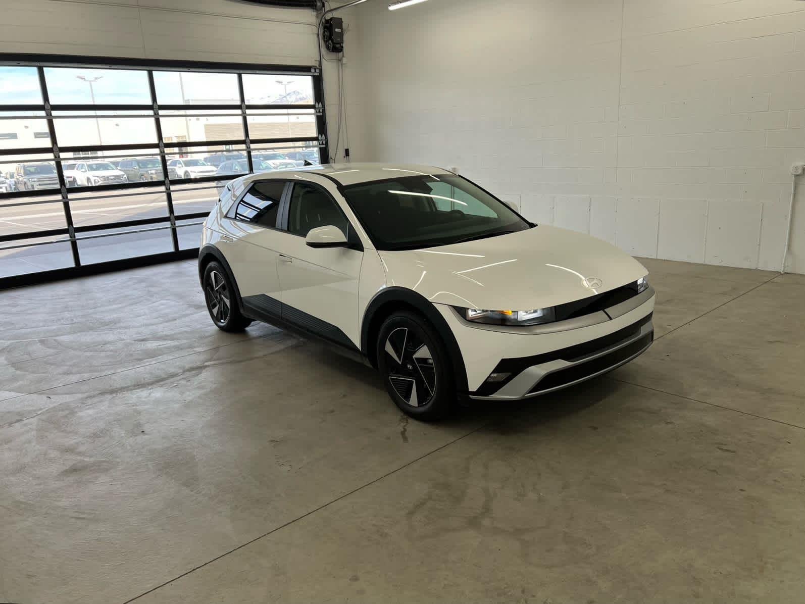 Used 2025 Atlas White Hyundai SE image 5