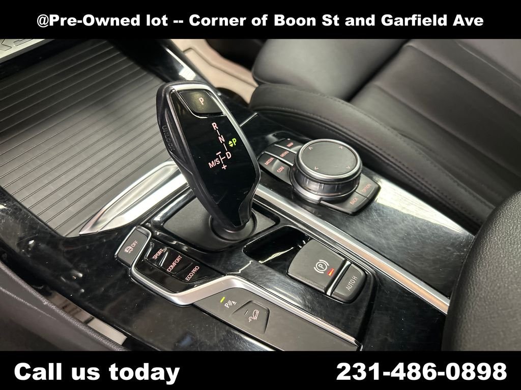 Used 2021 Silver BMW xDrive30i image 25