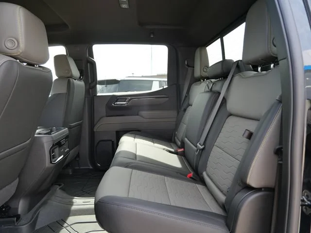 2026 Chevrolet Silverado 1500 ZR2 - Photo 12