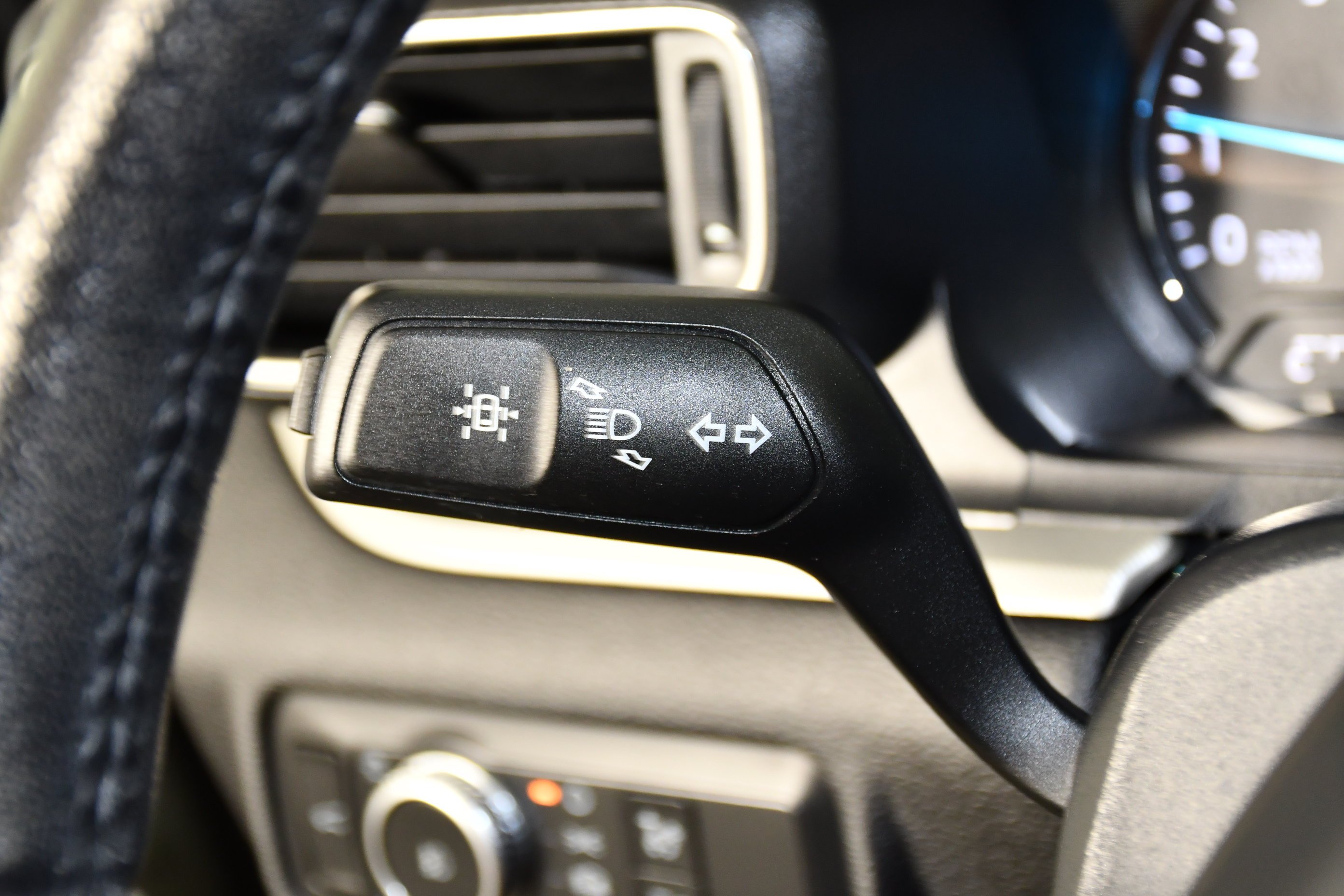 Used 2020 Silver Spruce Metallic Ford XLT image 23