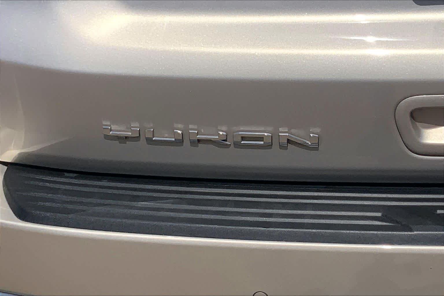 Used 2023 Pearl Beige Metallic GMC Denali image 10