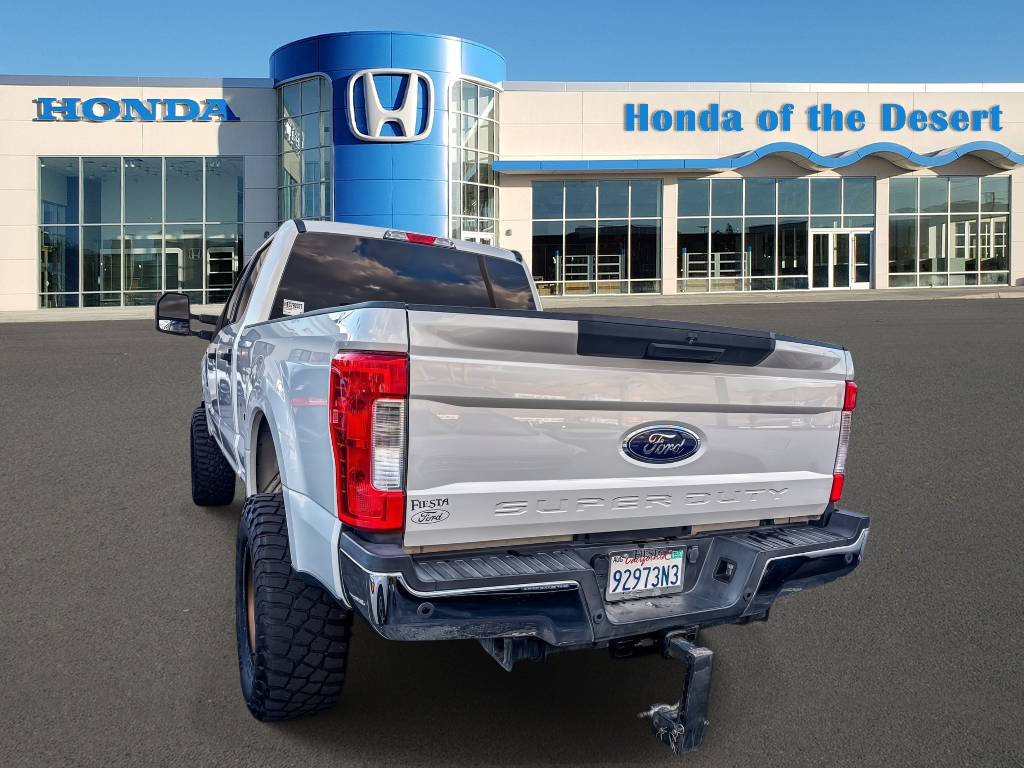 Used 2017 Oxford White Ford XLT image 4