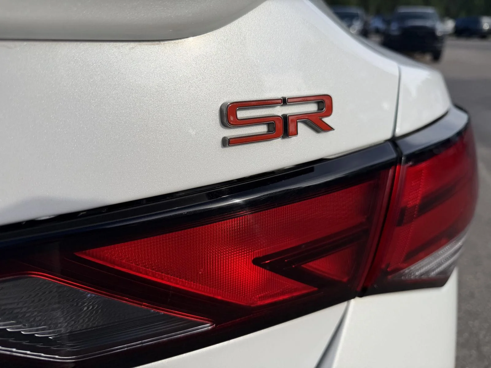 Used 2025 Aspen White/Super Black Nissan SR image 25