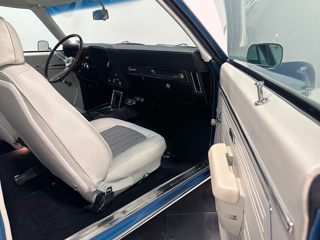 Used 1969 Blue Chevrolet  image 49