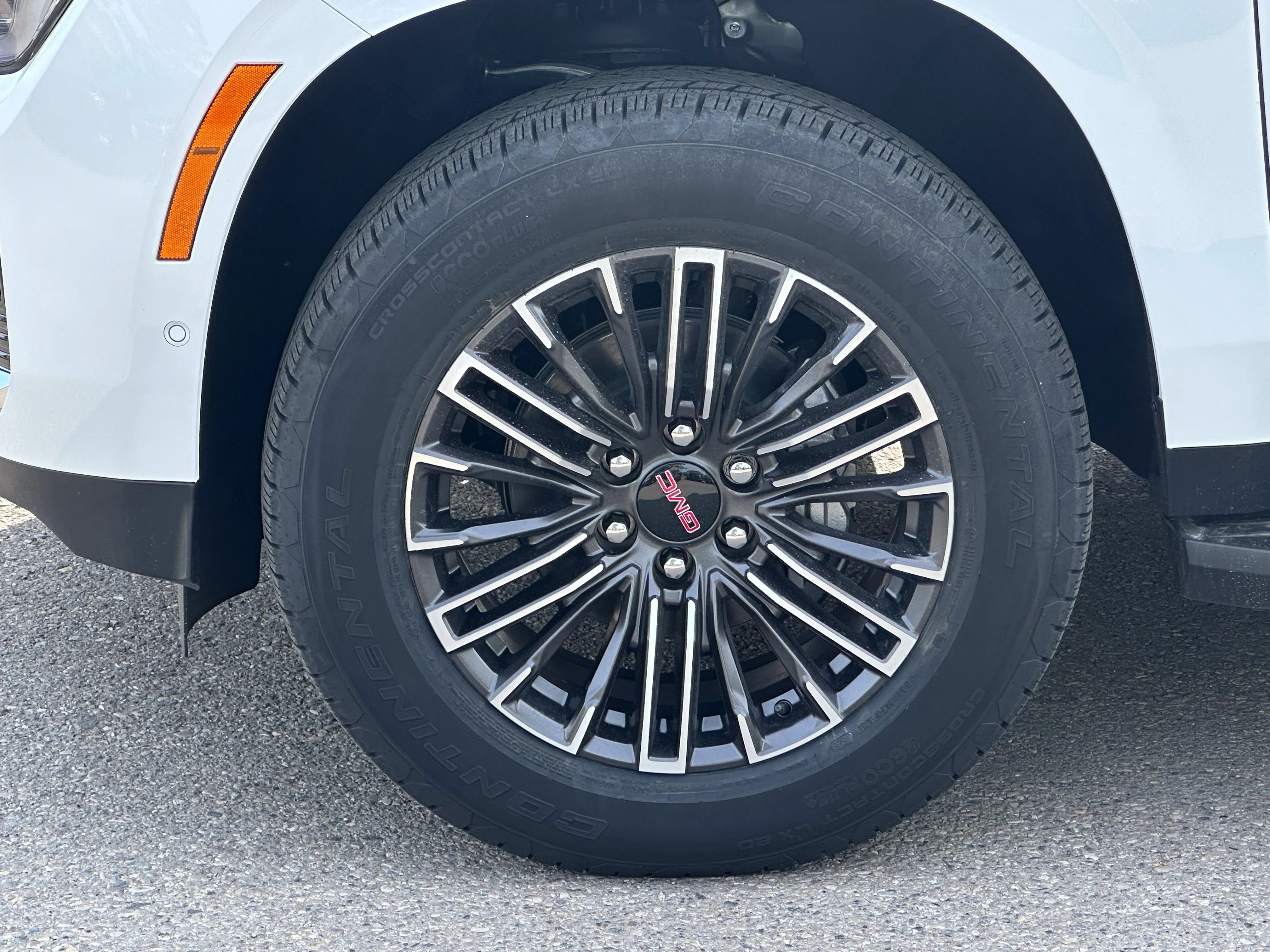New 2026 Summit White GMC Elevation image 6