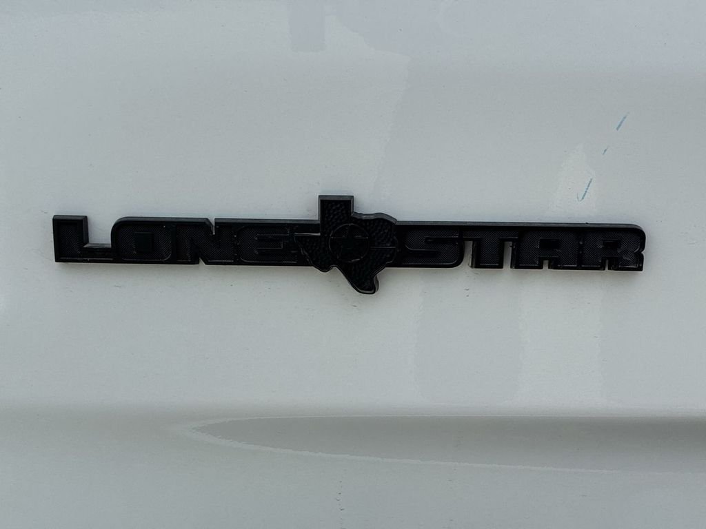 New 2026 Bright White Clear-Coat Exterior Paint RAM Big Horn/Lone Star image 38