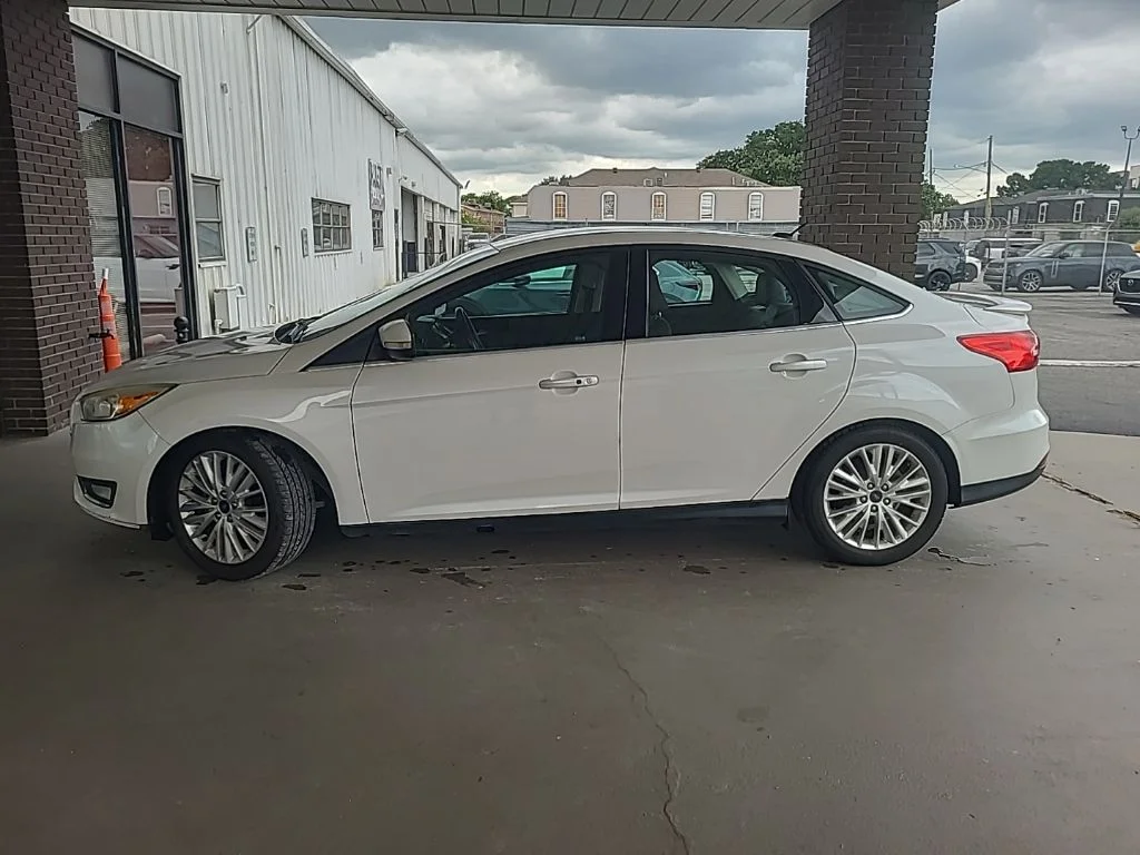 Used 2016 White Ford Titanium image 2