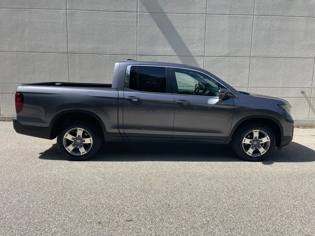 Used 2024 Gray Honda RTL image 3