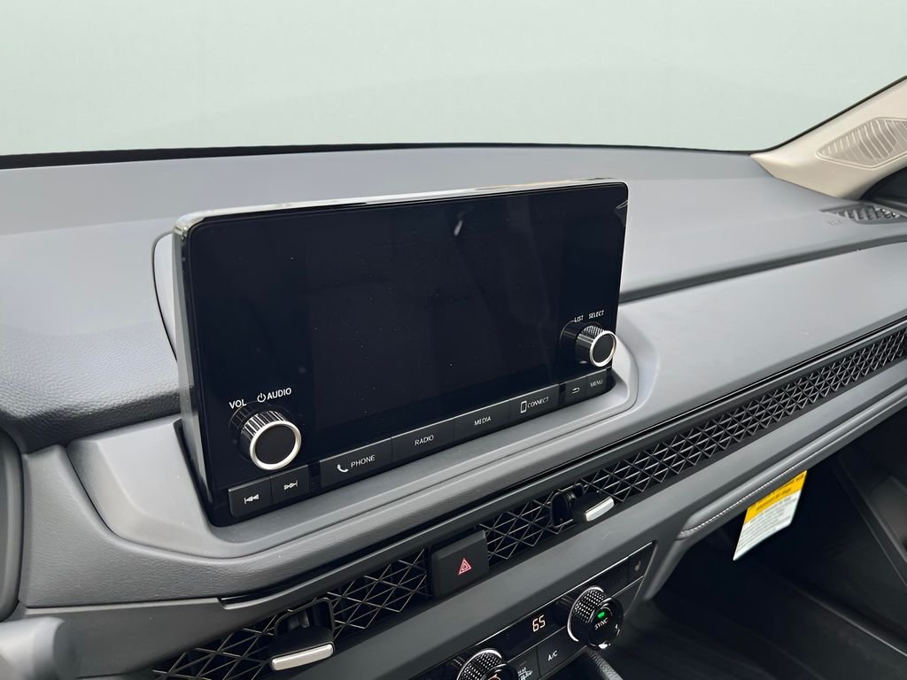 Used 2025 Urban Gray Pearl Honda SE image 18