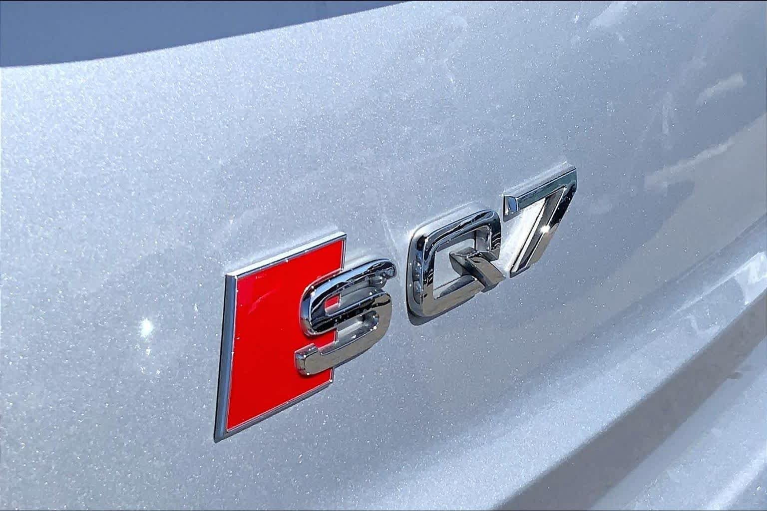 Used 2022 Florett Silver Metallic Audi Prestige image 31