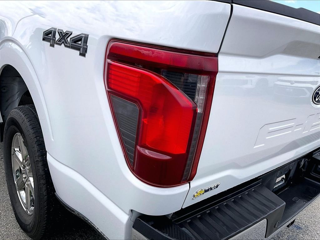 Used 2024 Oxford White Ford XLT image 30