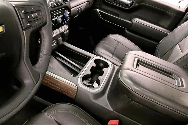 Used 2022 Black Chevrolet High Country image 17