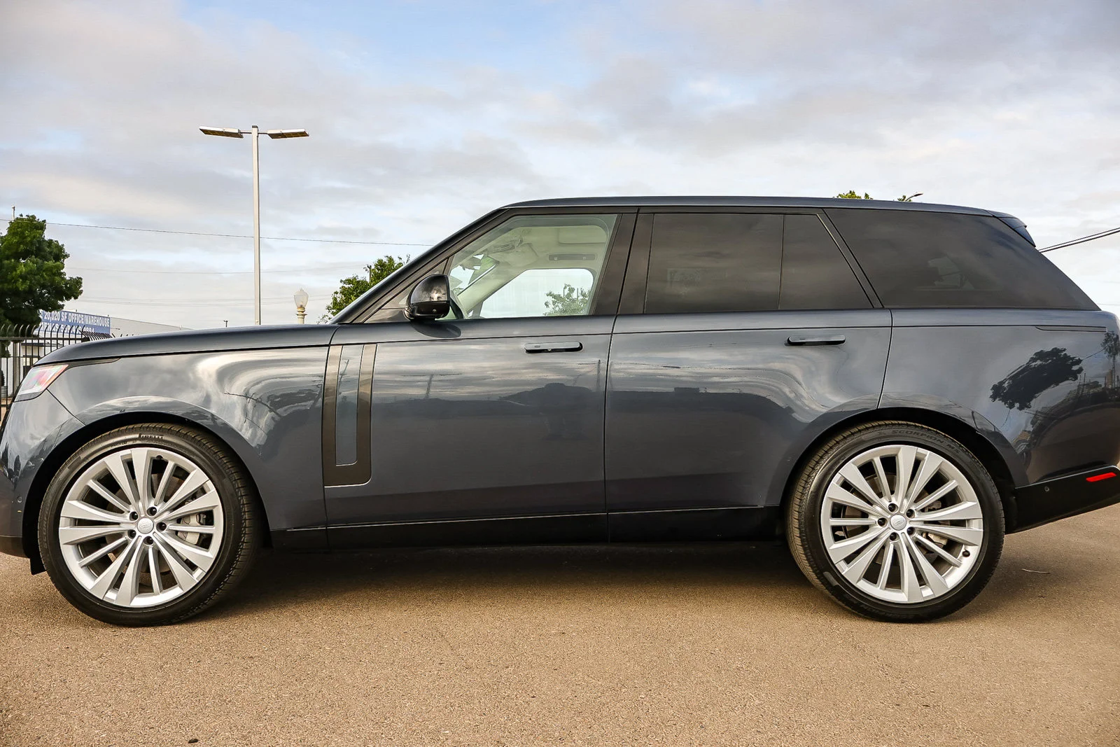 2024 Land Rover Range Rover SE - Photo 8