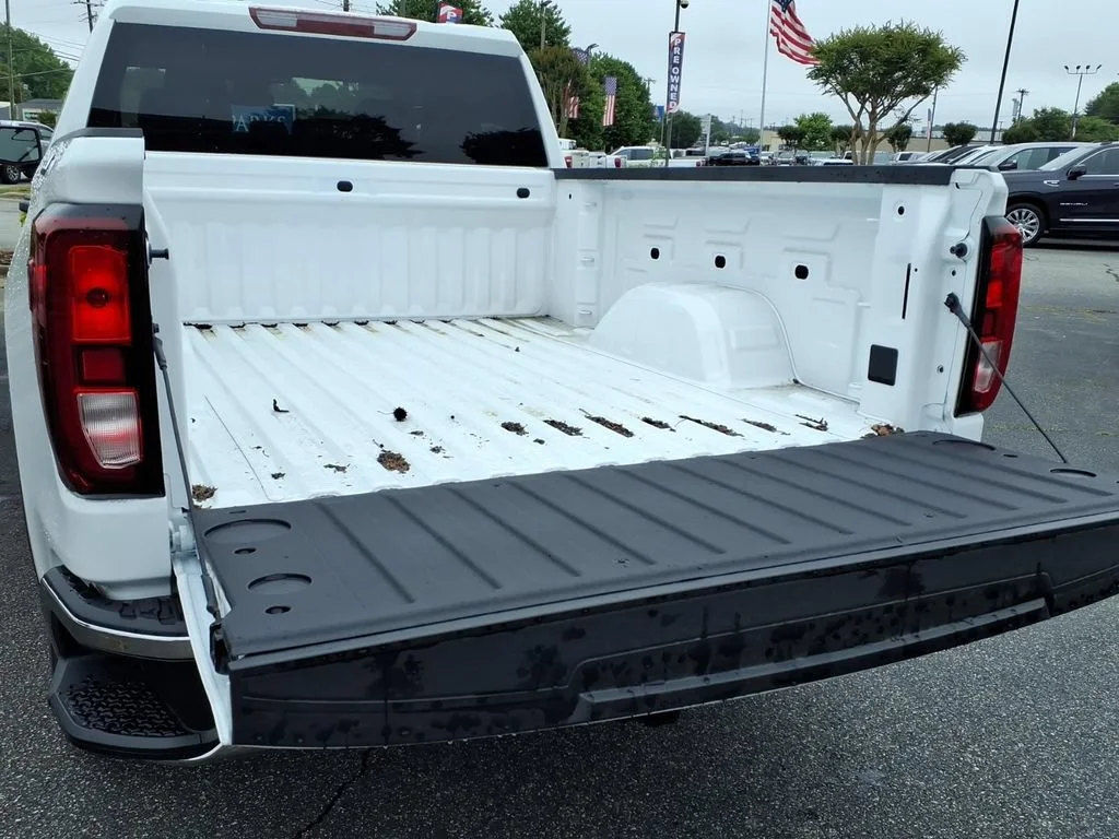 New 2026 Summit White GMC Pro image 27