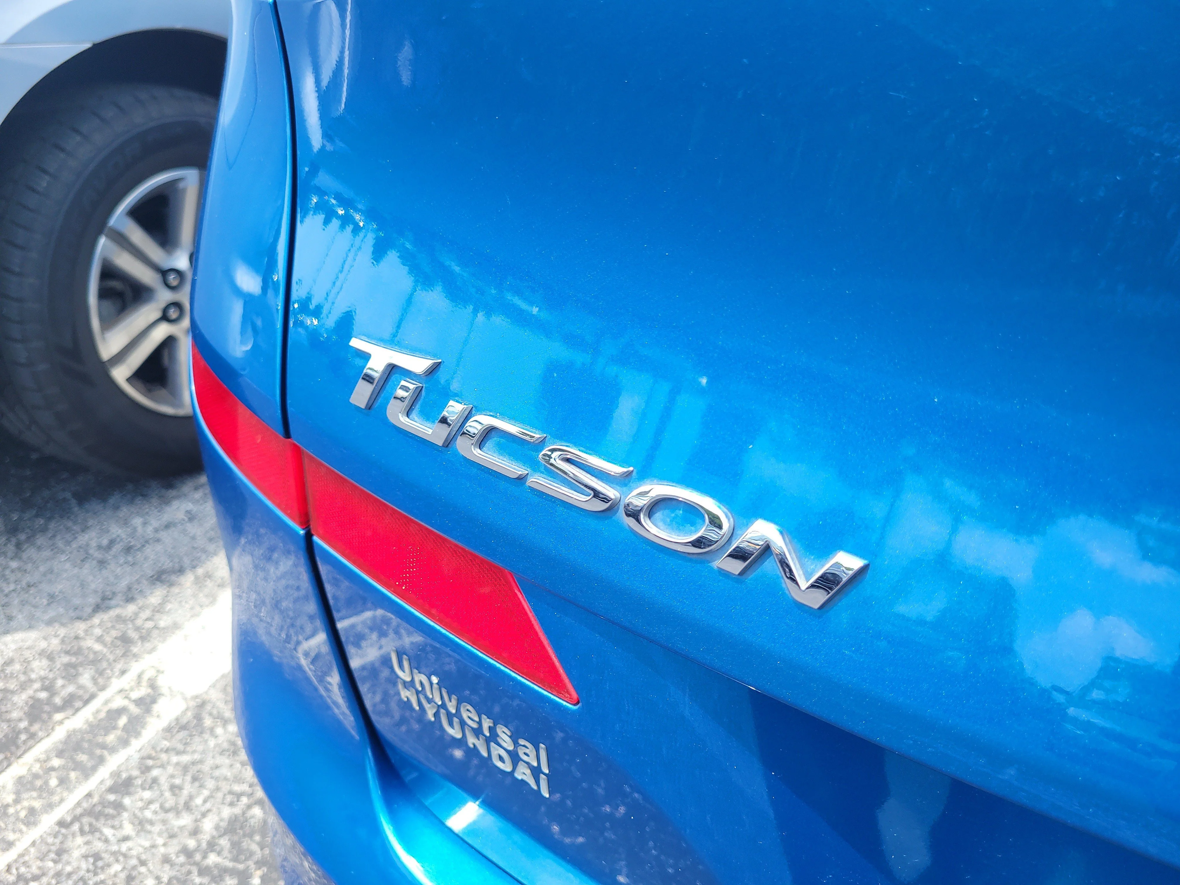 Used 2019 Aqua Blue Hyundai SE image 10