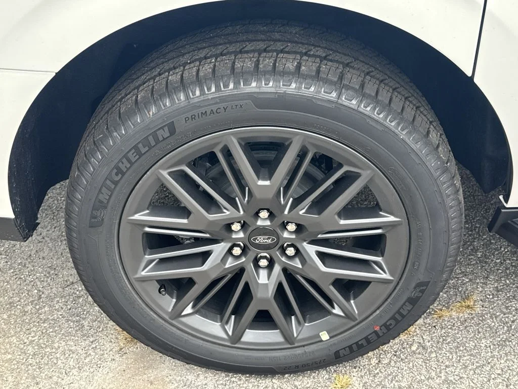New 2026 White Ford Platinum image 17