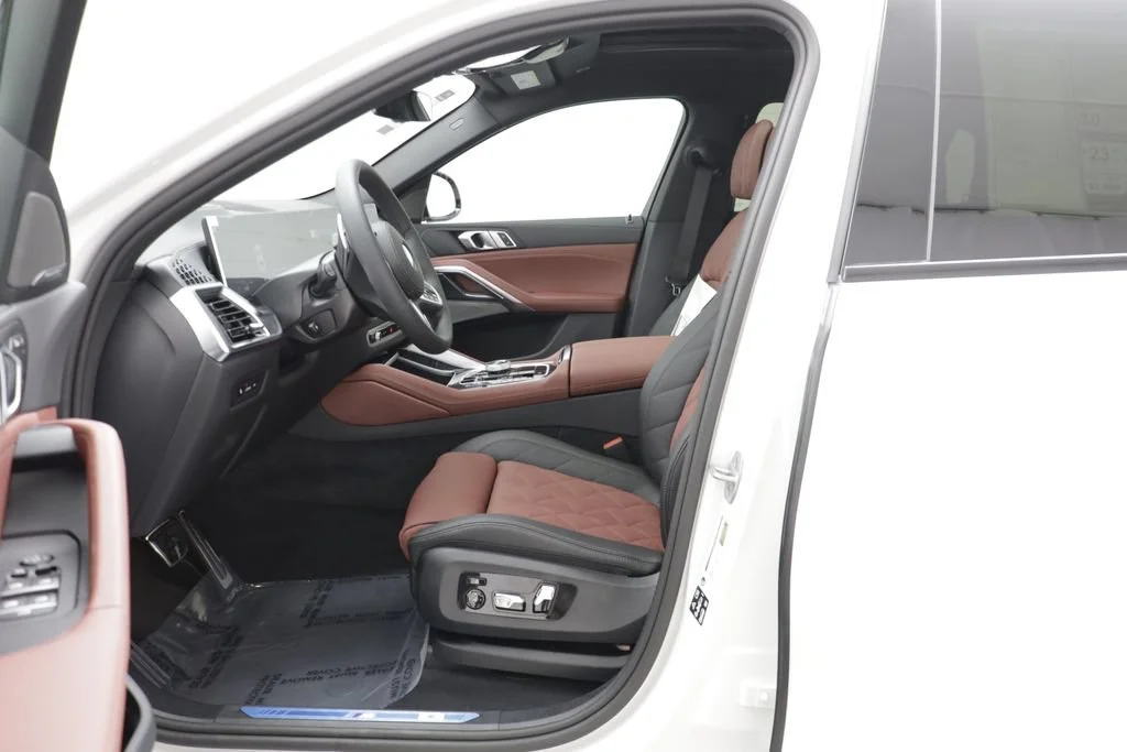 New 2027 MINERAL WHITE BMW xDrive40i image 6