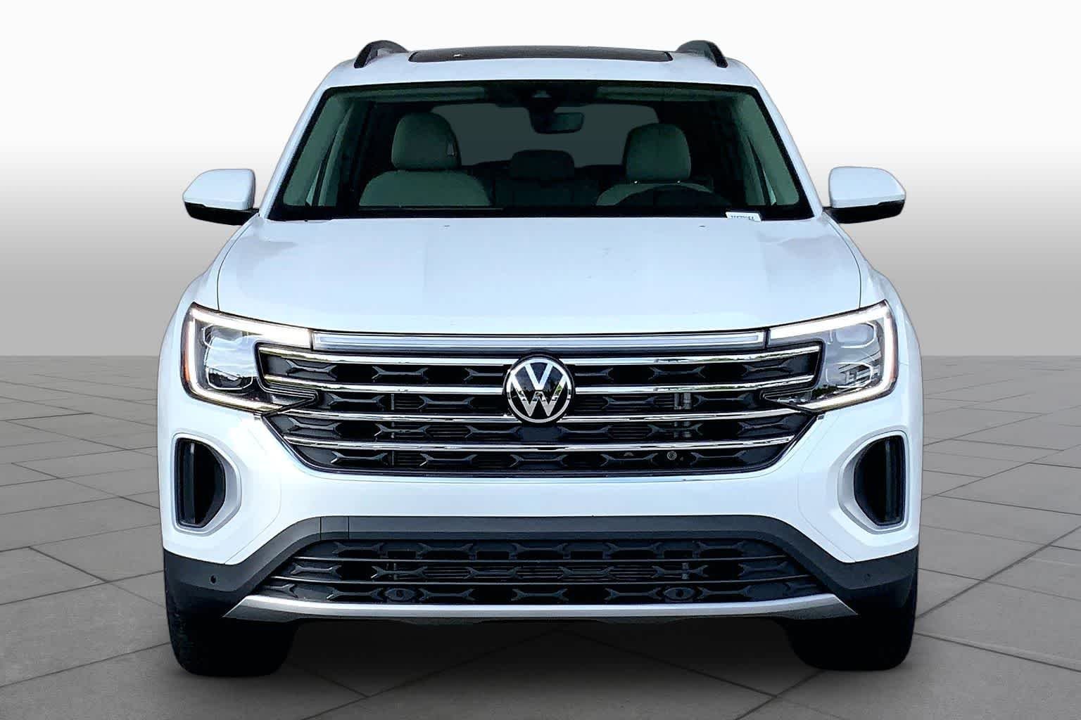 New 2026 Opal White Pearl Volkswagen 2.0T SE w/Technology image 3