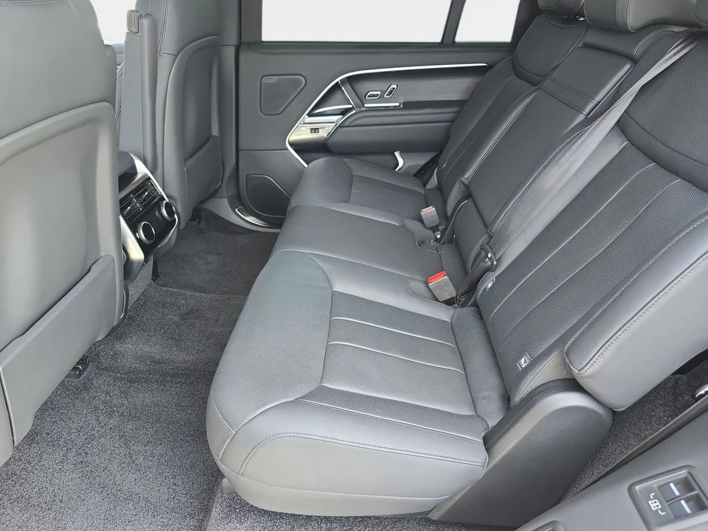 Certified Used 2023 Black Land Rover SE image 16