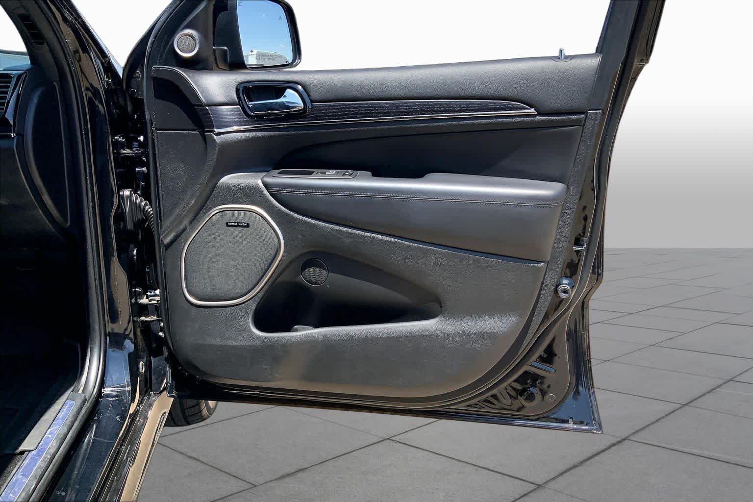 Used 2021 Diamond Black Crystal Pearlcoat Jeep High Altitude image 23