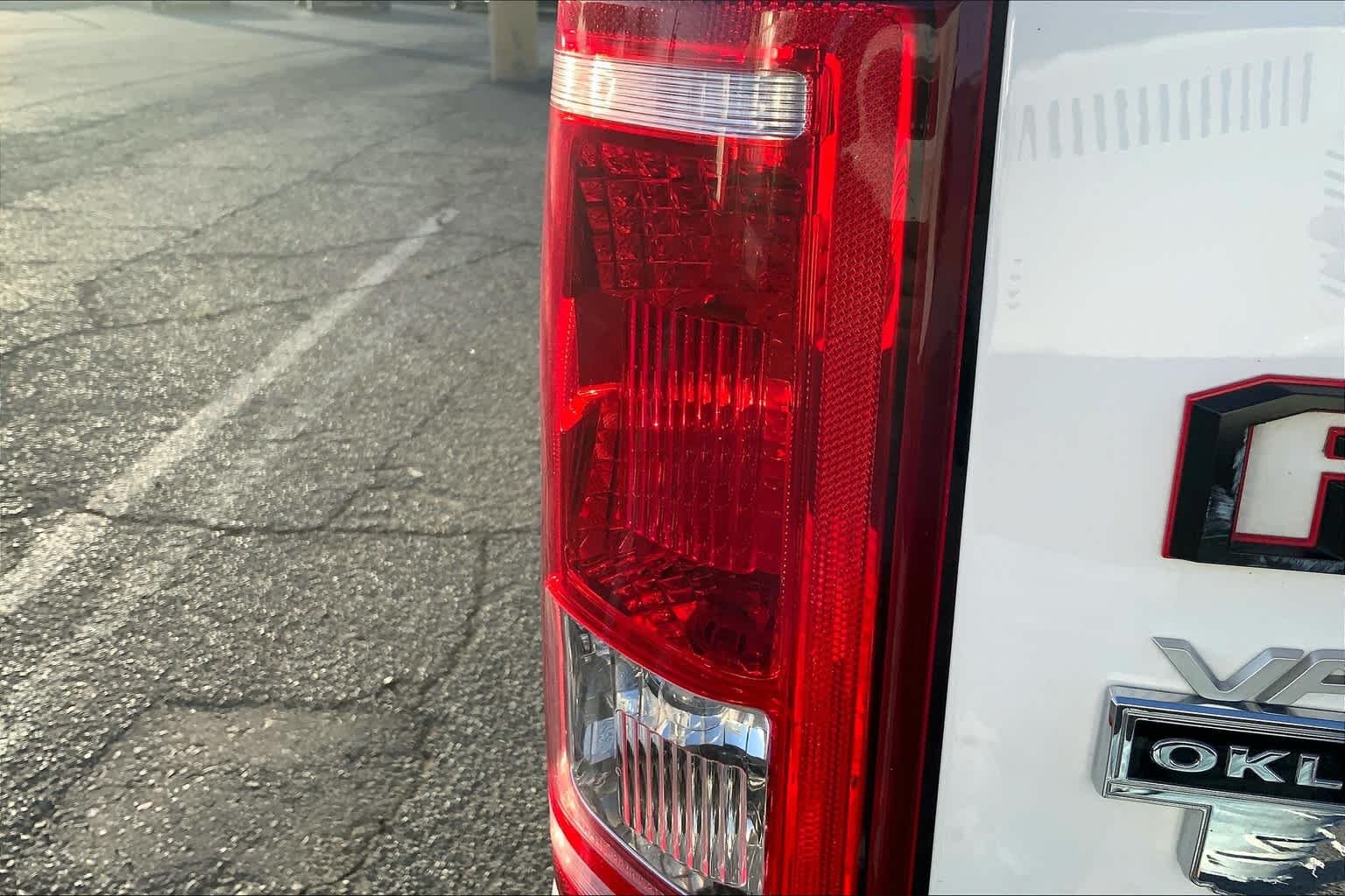 Used 2017 Oxford White Ford XL image 27