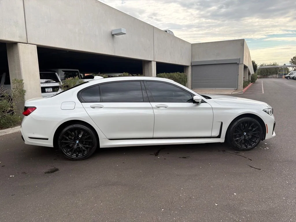 Used 2022 White BMW 750i xDrive image 4