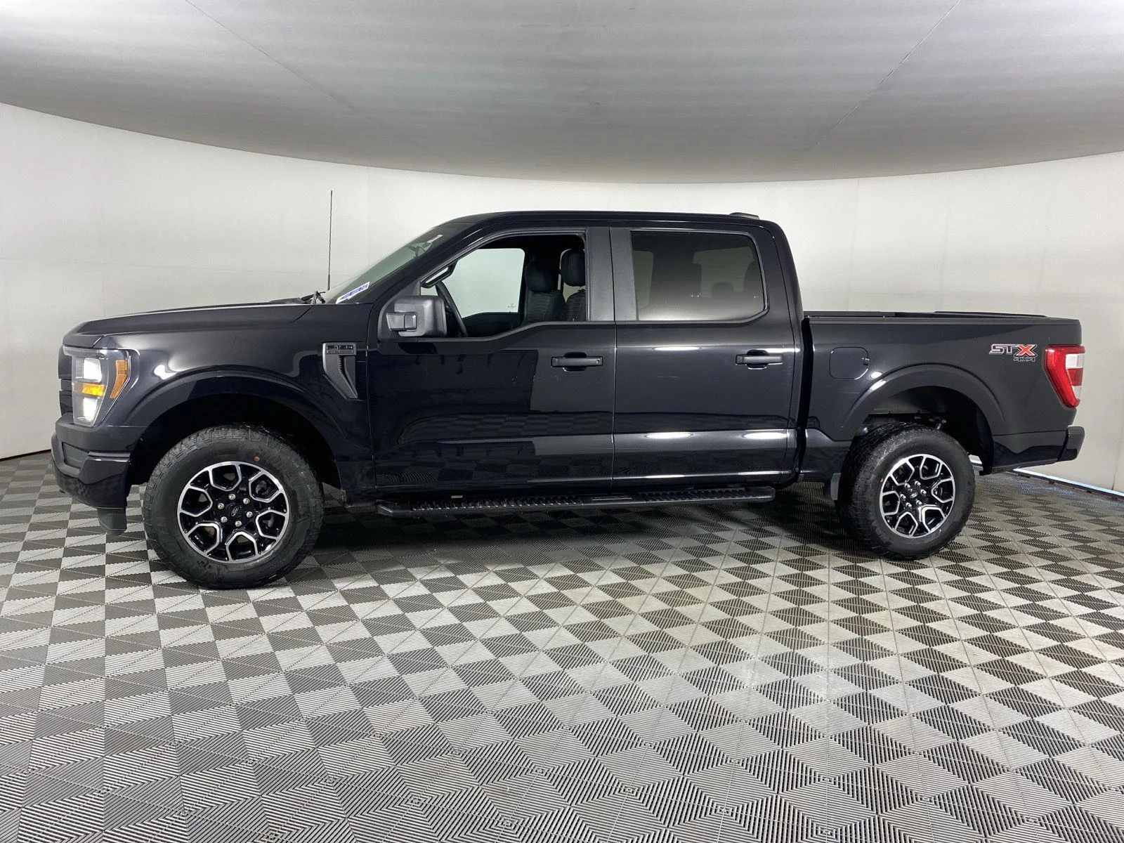 Used 2023 Agate Black Ford XL image 13