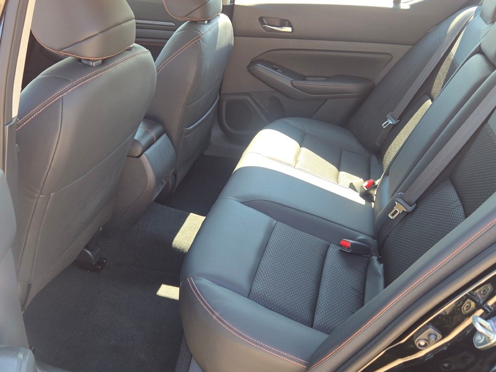Used 2022 Black Nissan 2.5 SR image 15