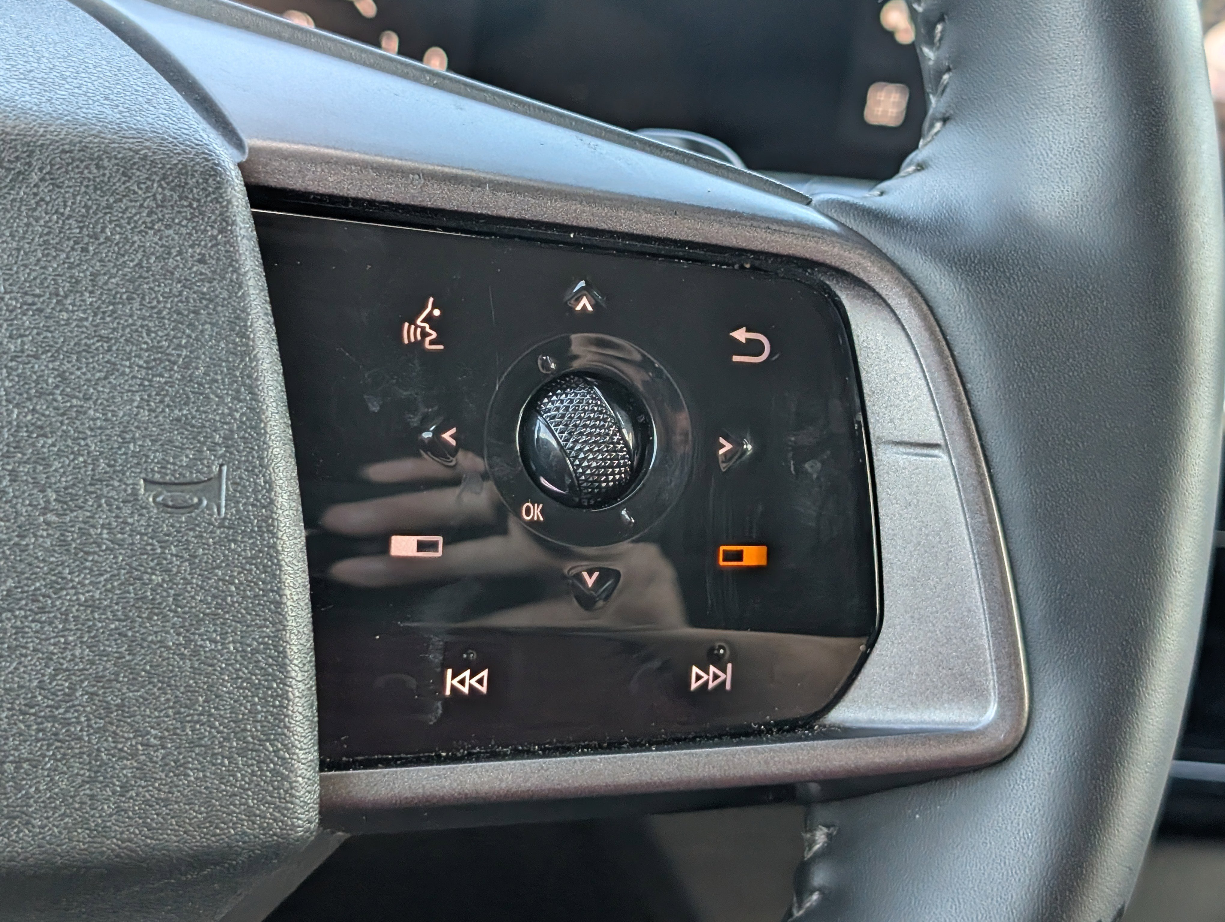 Used 2025 Super Black Nissan SL image 26