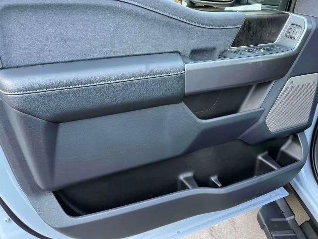 New 2027 Glacier Gray Metallic Tri-Coat Ford F-250® Lariat® image 18