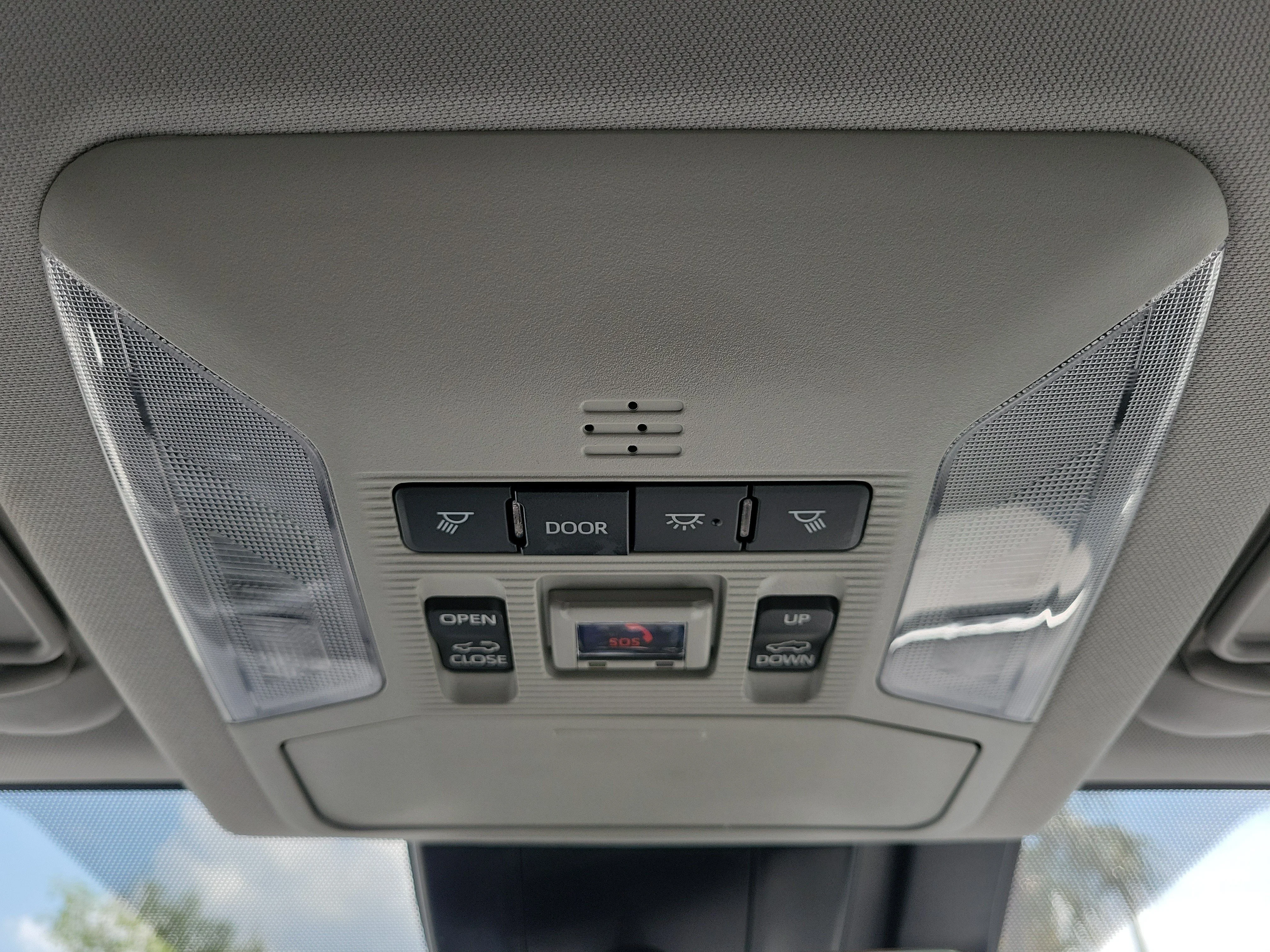 Used 2025 Pearl Toyota XLE Premium image 29