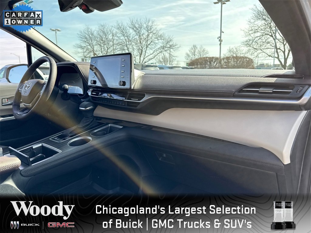 2023 TOYOTA SIENNA - Image 36