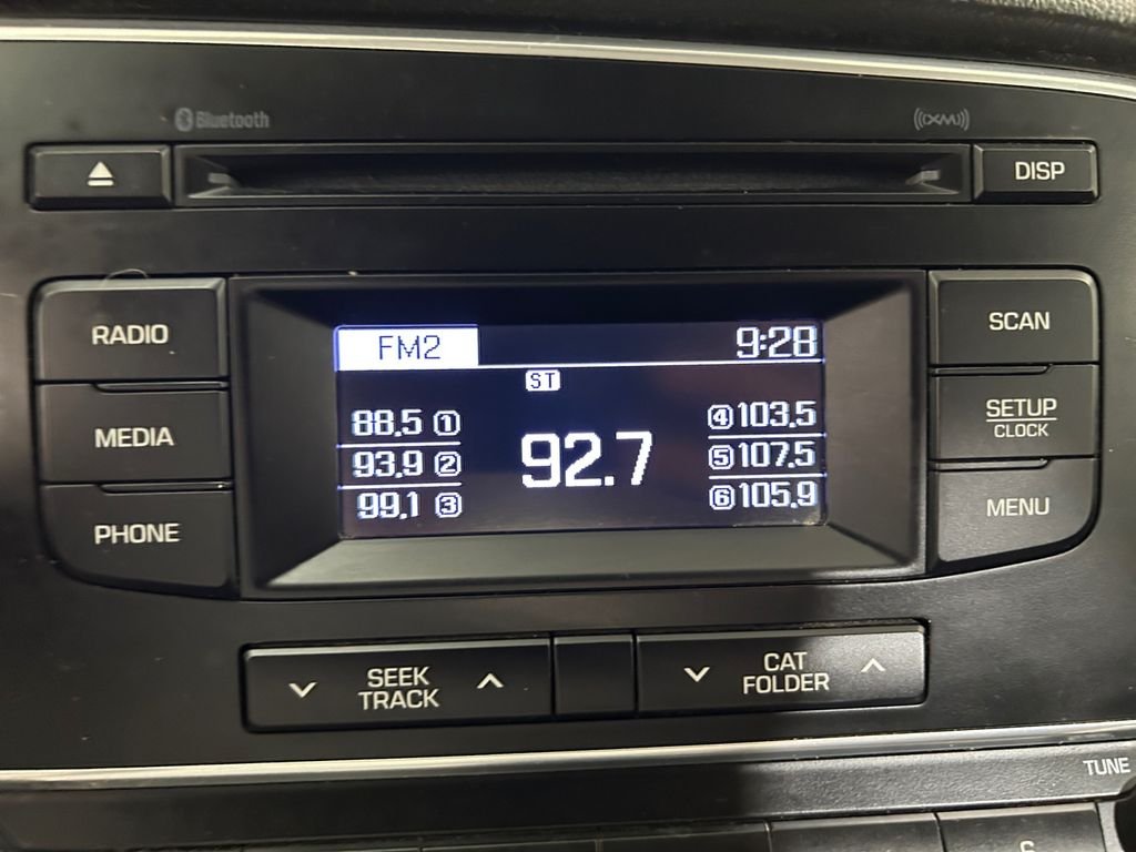 Used 2017 Silver Hyundai SE image 11