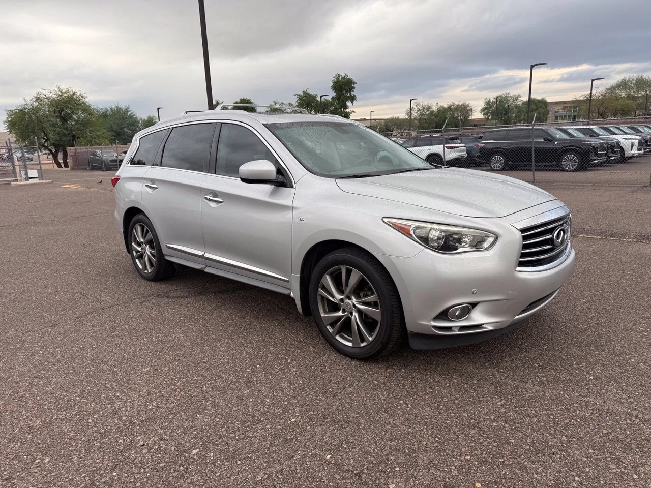 Used 2015 Liquid Platinum INFINITI Base image 3