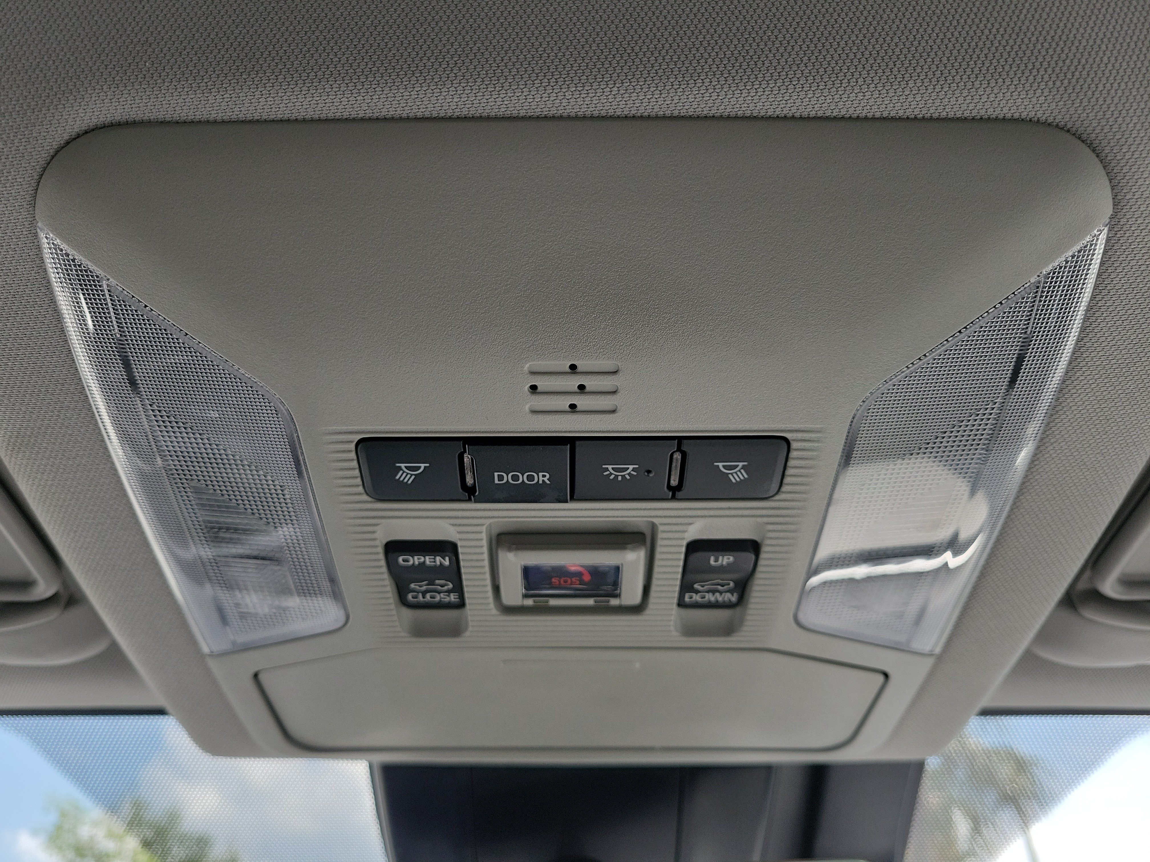 Used 2025 Pearl Toyota XLE Premium image 29