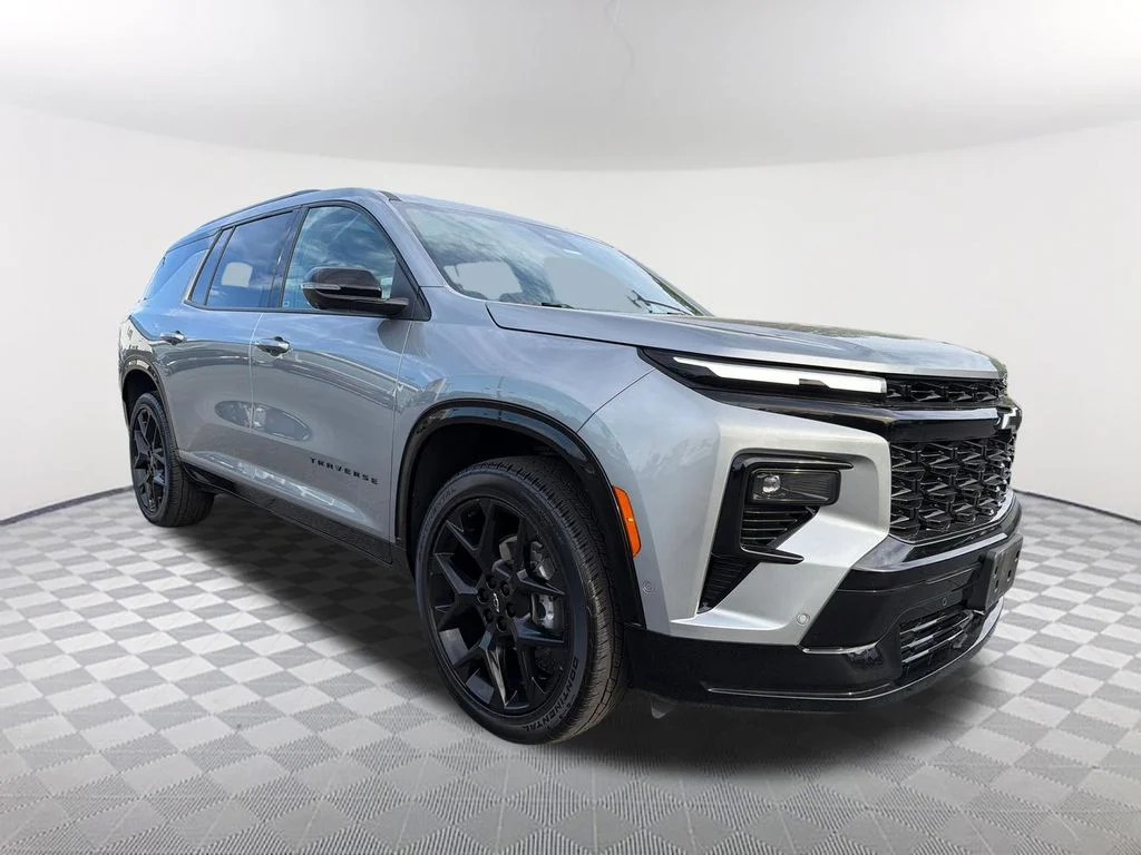 Used 2025 Gray Chevrolet RS image 3