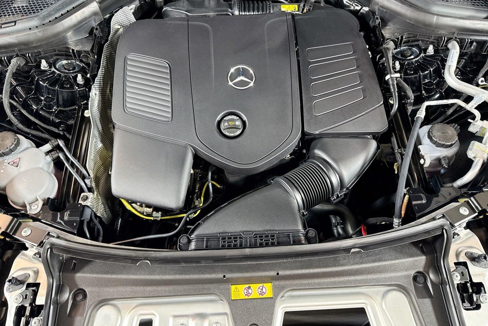 New 2026 Black Mercedes-Benz GLC 300 image 28