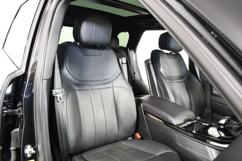 Used 2024 Santorini Black Metallic Land Rover Dynamic SE image 19
