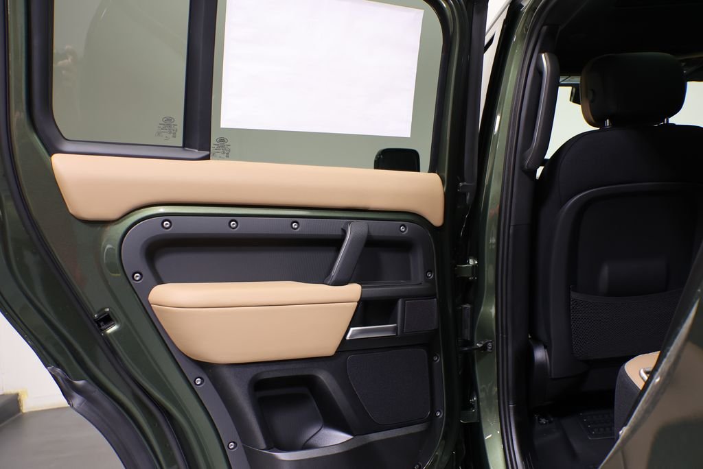 New 2026 Woolstone Green Land Rover X image 31