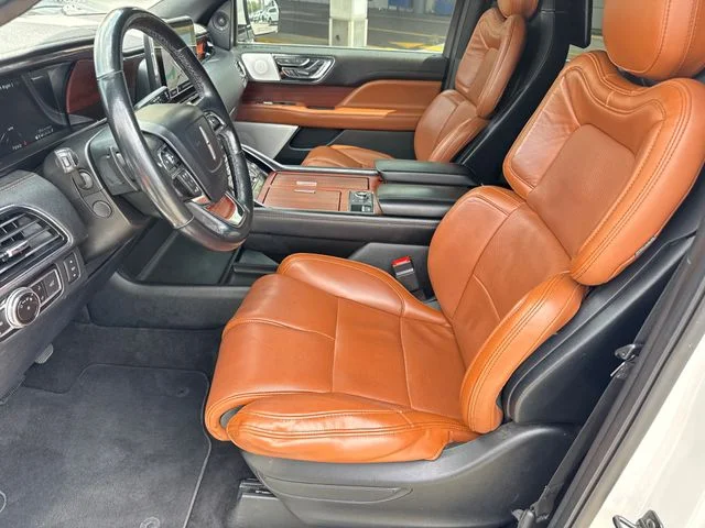 Used 2021 White Lincoln Reserve image 29