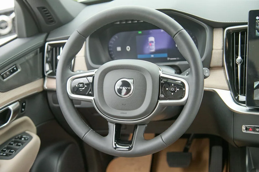 2026 Volvo XC90 Plus - Photo 28