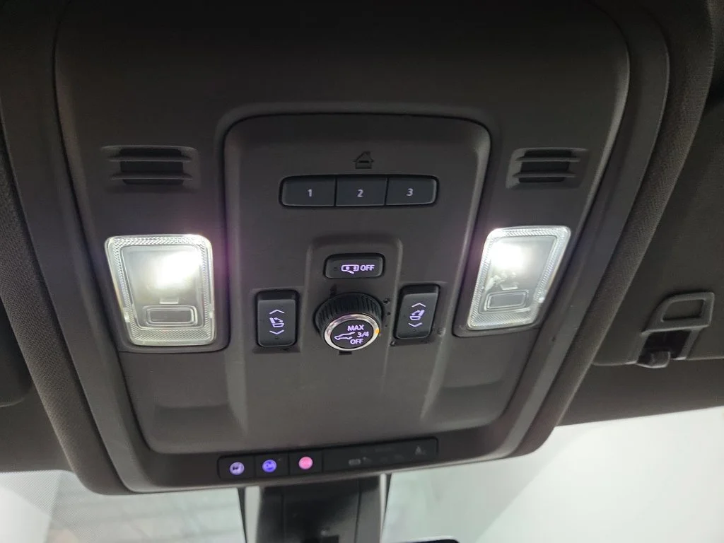 Used 2021 Gray Chevrolet Z71 image 46