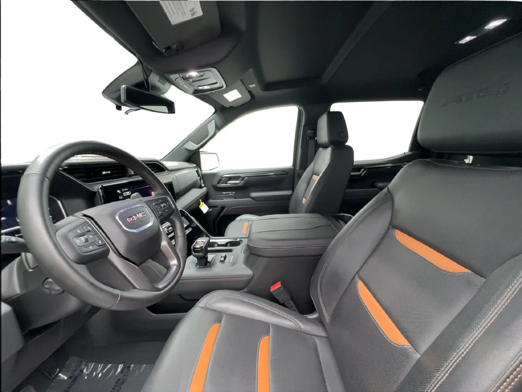 Used 2025 White GMC AT4 image 25