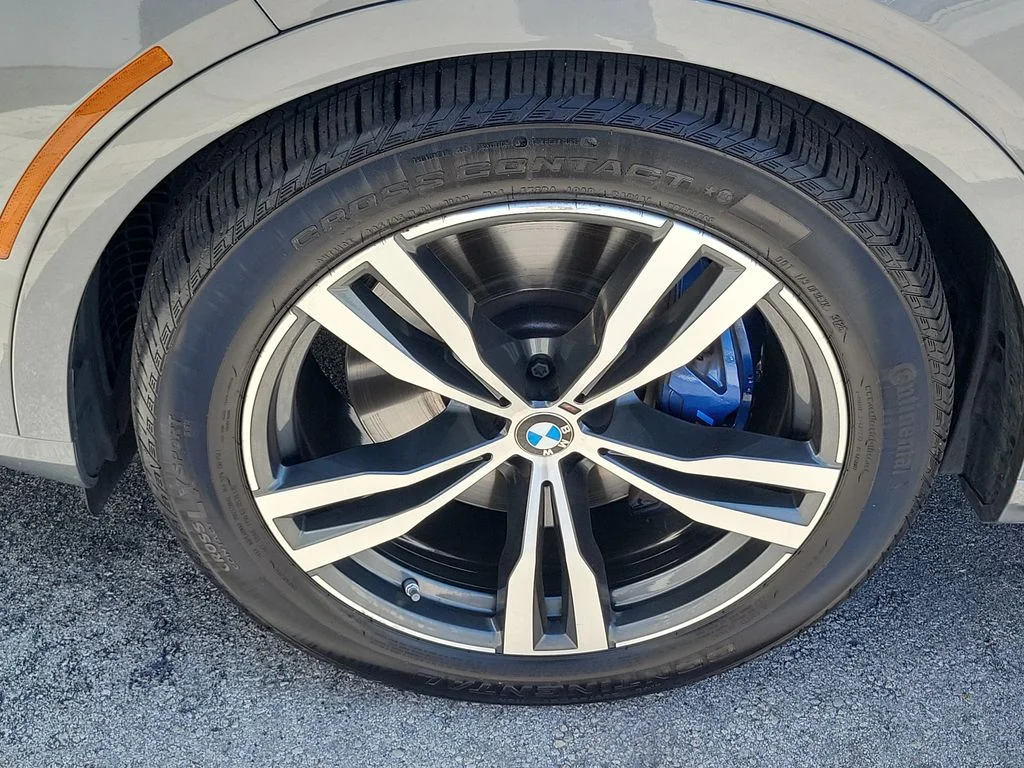Used 2026 Gray BMW xDrive40i image 10