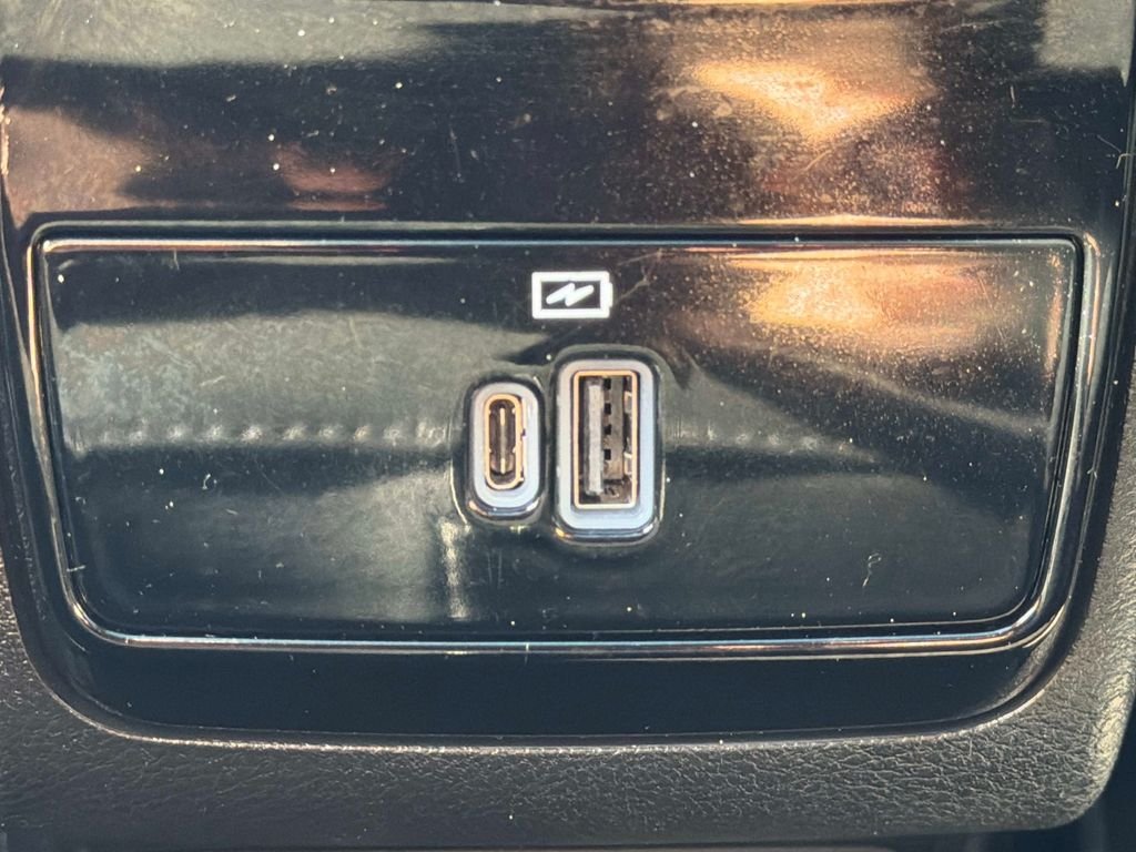 Used 2022 Black Jeep Latitude Lux image 20
